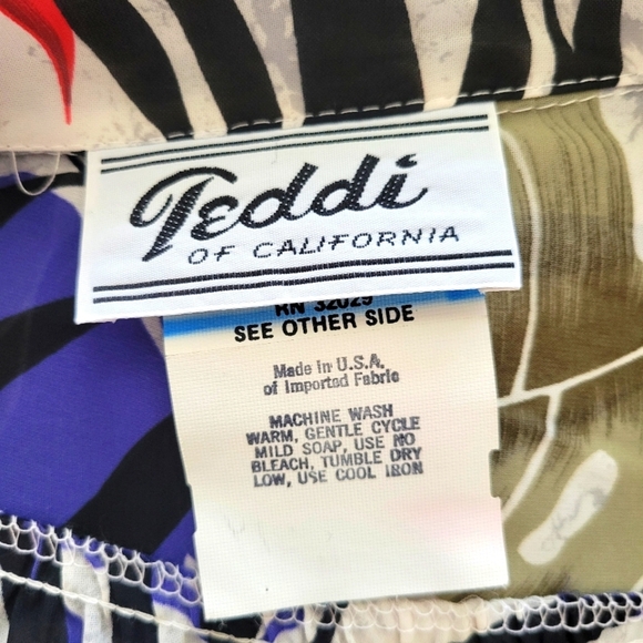 Vintage Floral Blouse • Teddi of CA • Tagged 12 • Fits Like Medium • Semi-Sheer - Picture 5 of 5